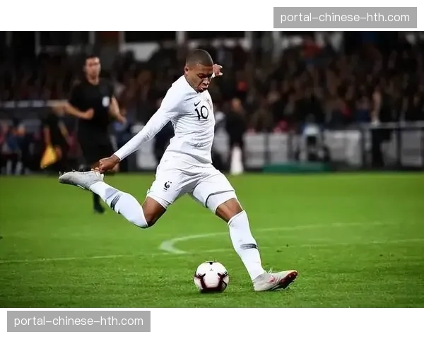 官方：法国球星姆巴佩因轻伤缺席俱乐部本周合练，出战周末联赛成疑